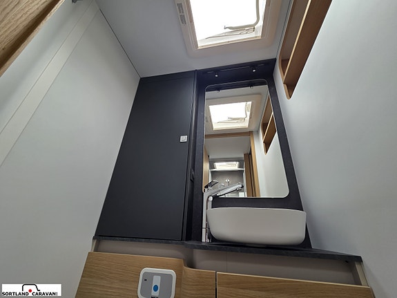 Adria MATRIX PLUS 670 SL 28 of 30