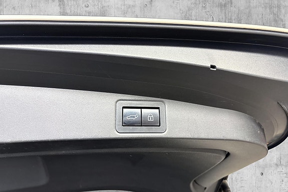 Toyota Corolla 8 of 19