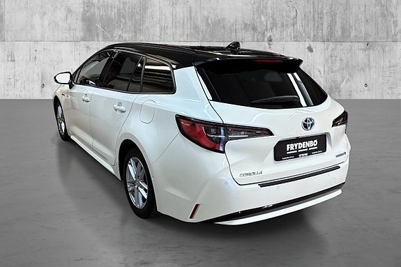 Toyota Corolla 5 of 19
