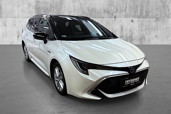 Toyota Corolla 2 of 19