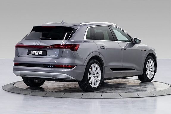 Audi e-tron 5 of 5