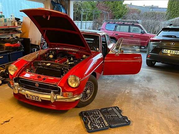 MG MGB 10 of 17