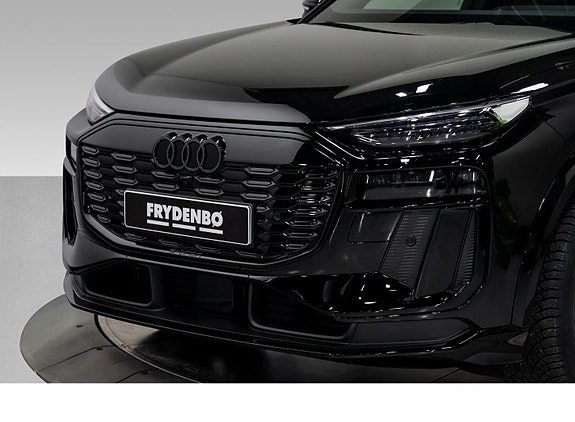 Audi Q6 e-tron 2 of 5