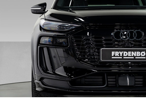 Audi Q6 e-tron 4 of 5