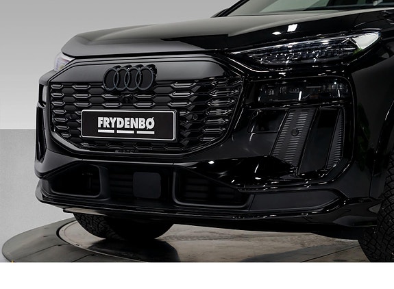 Audi Q6 e-tron 3 of 5