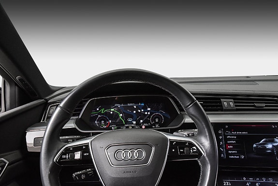 Audi Q8 e-tron 23 of 24
