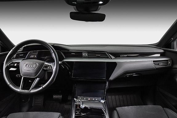 Audi Q8 e-tron 12 of 24