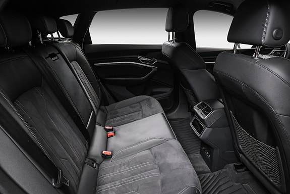 Audi Q8 e-tron 11 of 24