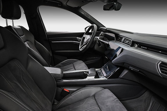 Audi Q8 e-tron 10 of 24