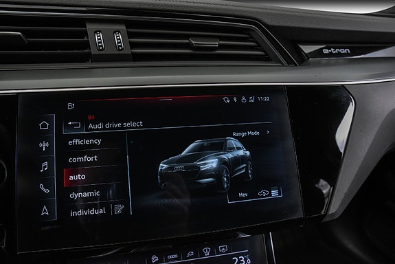 Audi Q8 e-tron 21 of 24