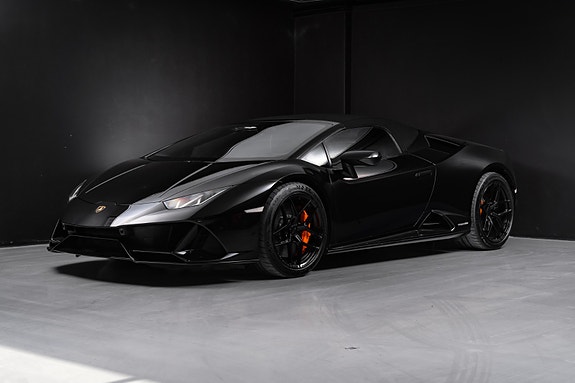 Lamborghini Huracan Spyder 2 of 5