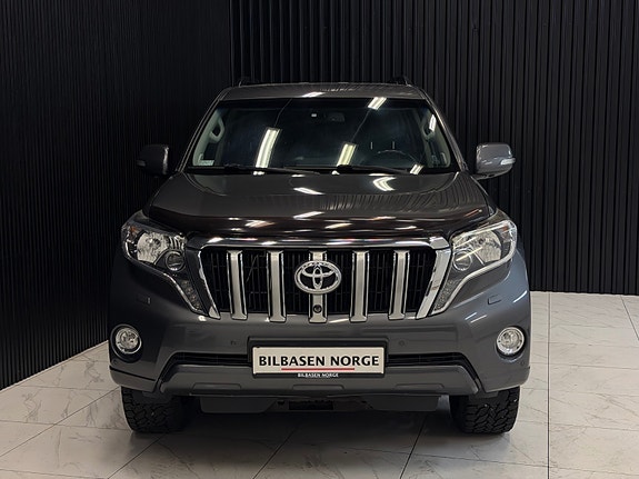 Toyota Land Cruiser 2 of 5