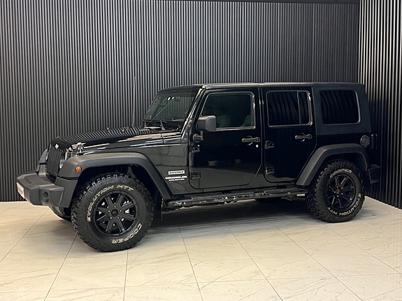 Jeep Wrangler 4 of 5