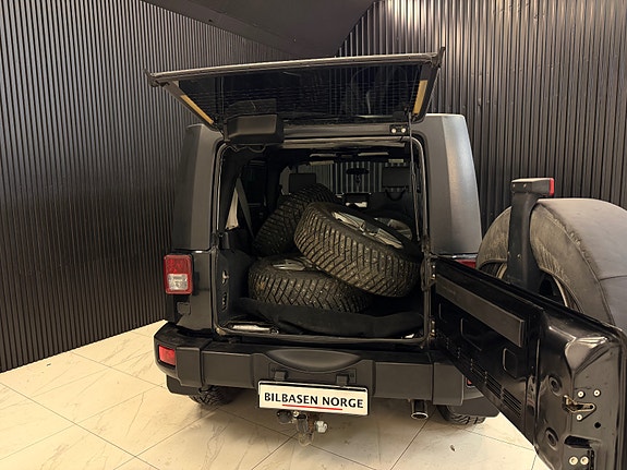 Jeep Wrangler 12 of 30