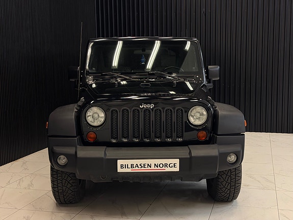 Jeep Wrangler 2 of 5