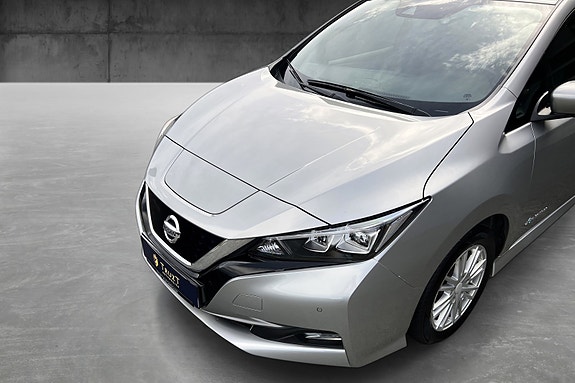 Nissan Leaf 3 of 5