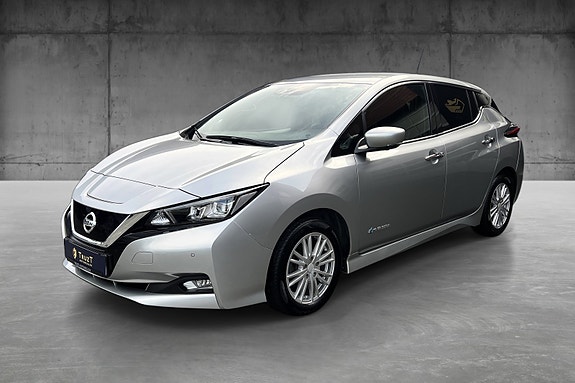Nissan Leaf 2 of 5