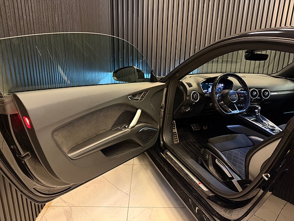 Audi TT 18 of 30