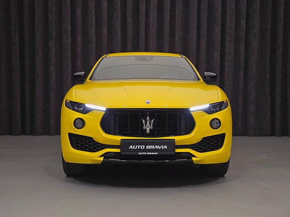 Maserati Levante 2 of 5