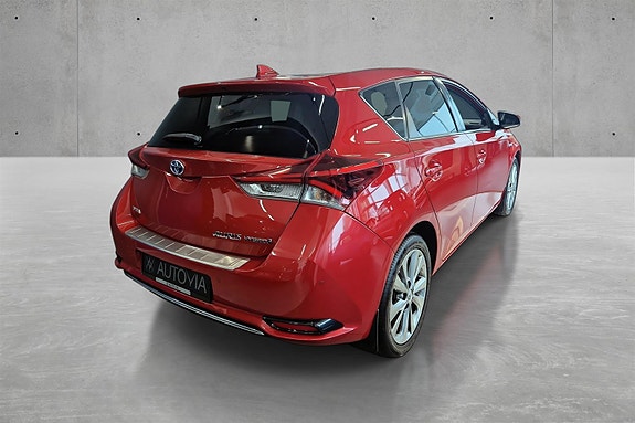 Toyota Auris 4 of 5