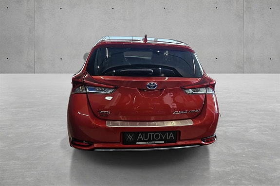 Toyota Auris 5 of 5