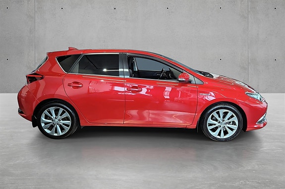 Toyota Auris 3 of 5