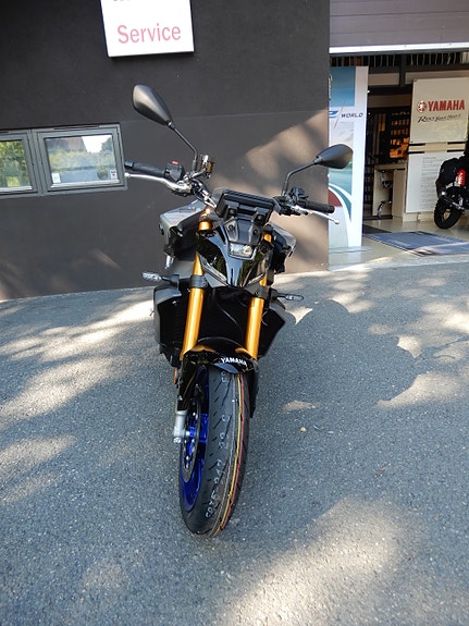 Yamaha MT-09SP 3 of 8