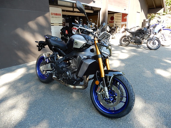 Yamaha MT-09SP 2 of 8
