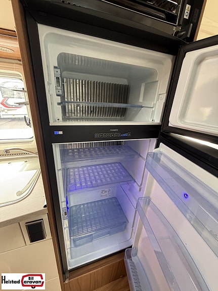 Hymer Exsis I 578 Experience | Lithium | Solcelle 23 of 27