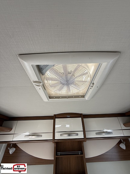 Hymer Exsis I 578 Experience | Lithium | Solcelle 24 of 27