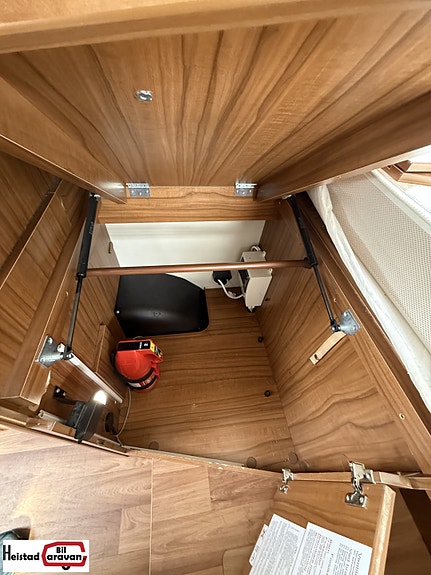 Hymer Exsis I 578 Experience | Lithium | Solcelle 16 of 27
