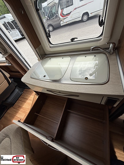 Hymer Exsis I 578 Experience | Lithium | Solcelle 9 of 27