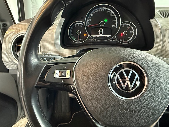 Volkswagen UP! 17 of 21