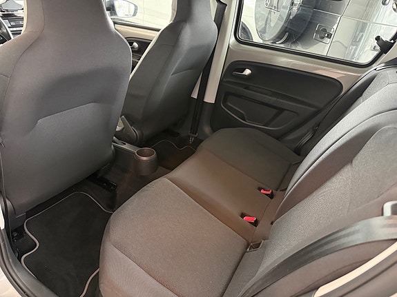 Volkswagen UP! 15 of 21