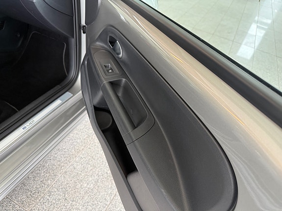 Volkswagen UP! 19 of 21