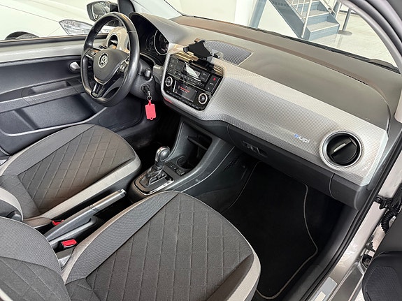 Volkswagen UP! 9 of 21