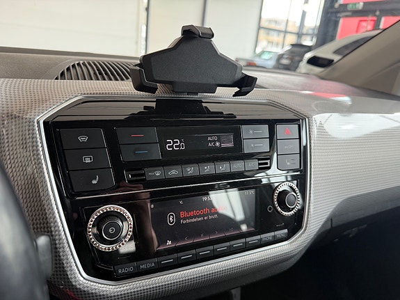 Volkswagen UP! 12 of 21