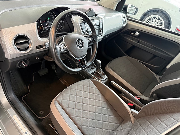 Volkswagen UP! 7 of 21