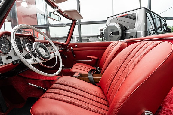 Mercedes-Benz 230 SL 9 of 30