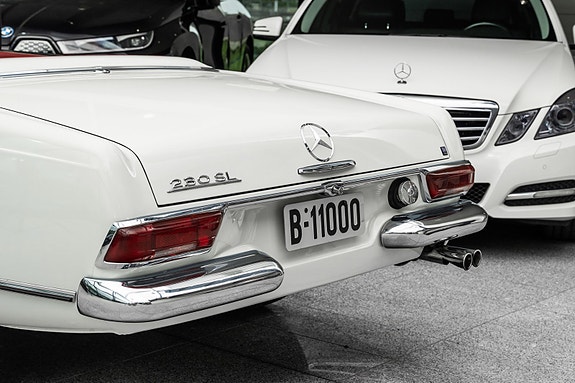 Mercedes-Benz 230 SL 20 of 30