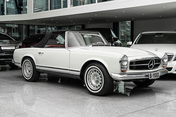 Mercedes-Benz 230 SL 4 of 5