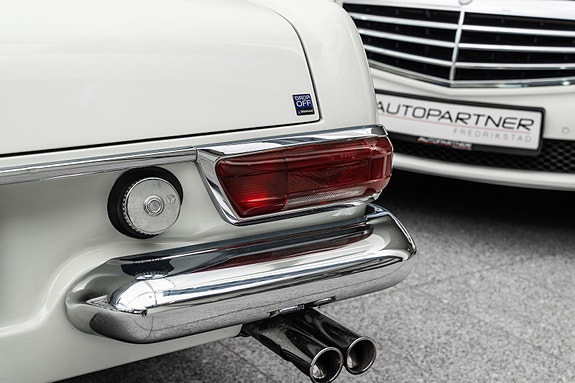 Mercedes-Benz 230 SL 30 of 30