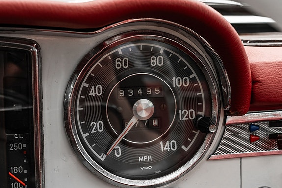Mercedes-Benz 230 SL 18 of 30