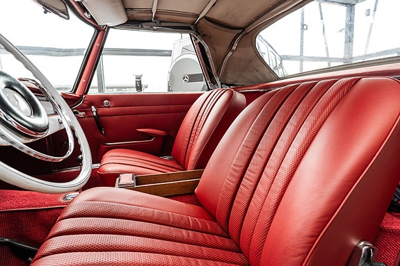Mercedes-Benz 230 SL 14 of 30