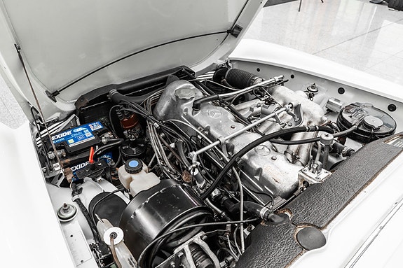 Mercedes-Benz 230 SL 22 of 30