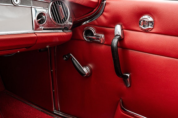 Mercedes-Benz 230 SL 29 of 30