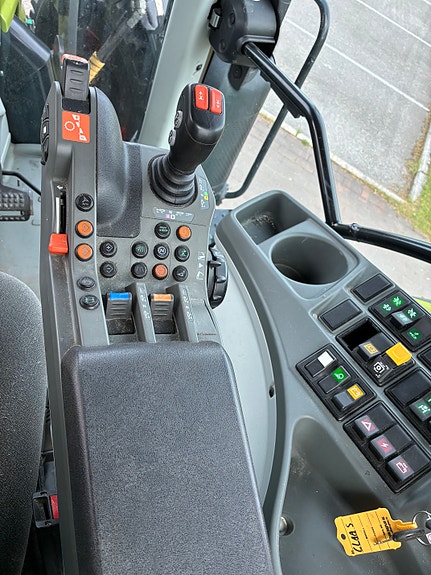 CLAAS Arion 650 CIS med 2 sett hjul 29 of 30