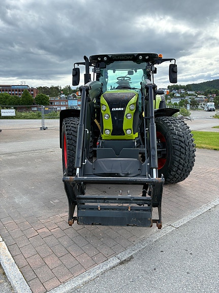 CLAAS Arion 650 CIS med 2 sett hjul 3 of 5