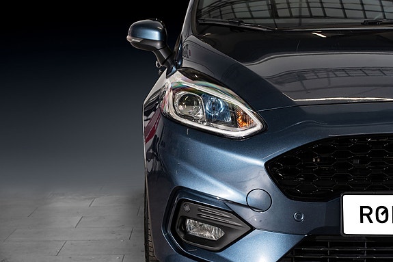 Ford Fiesta 4 of 5
