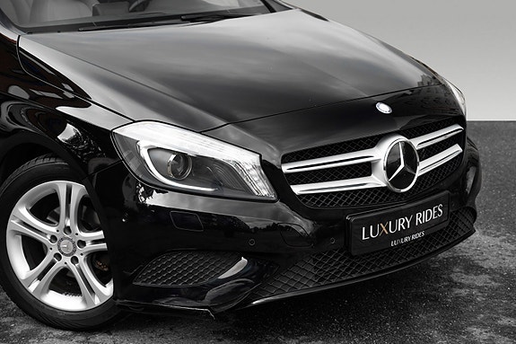Mercedes-Benz A180 2 of 5